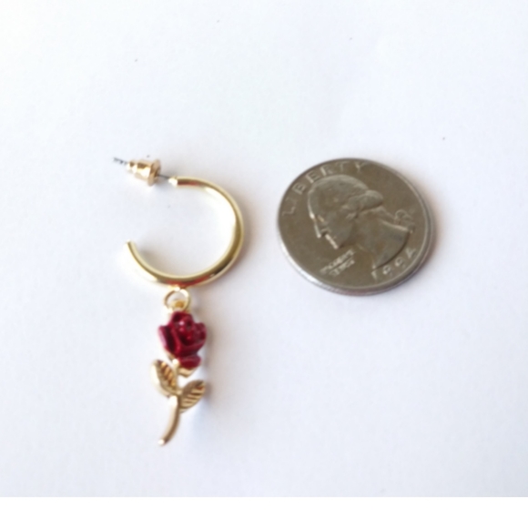 Two pairs of fantasy earrings in different styles - Picture 4 of 4